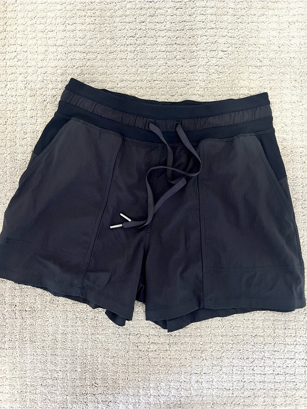 Lululemon Dance Studio 3.5” Shorts - Picture 4 of 6